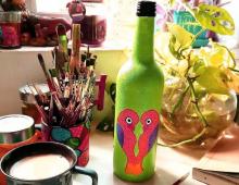 Роспись бутылок акриловыми красками Рисунок на бутылке своими руками
